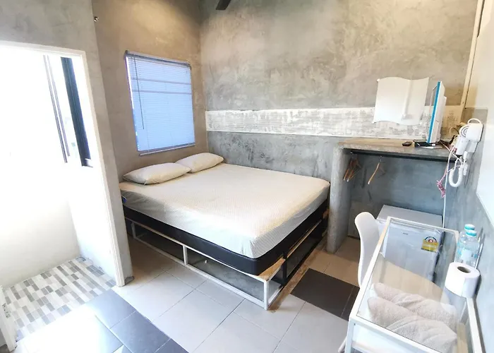Aparthotel Hive 28 2*