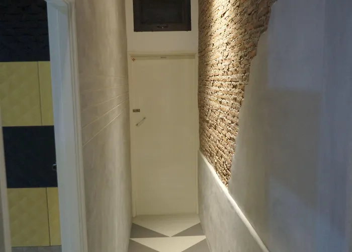 Aparthotel Hive 28 2*