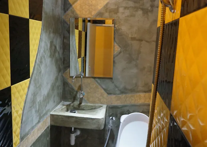 Aparthotel Hive 28