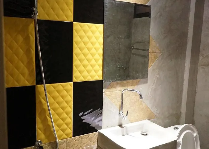 Hive 28 Aparthotel 2*